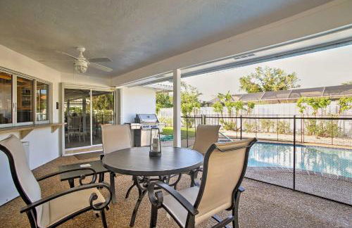 Riviera Beach Home with Pool - Walk to Beaches! - Foto 21