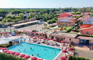 Residence with swimming pool in Mazzanta just 600 meters from the beach - Foto 8