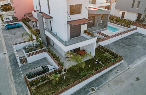 Kyan Executive Suites - Photo 42