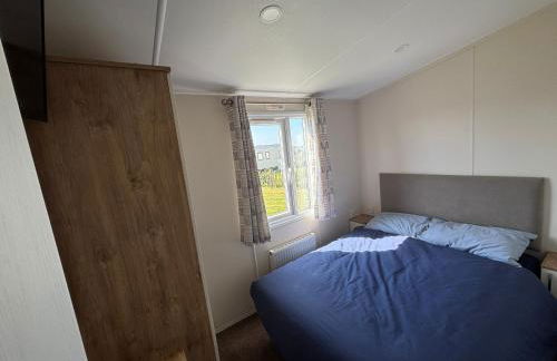 Wildflower Meadows 5 - Golden Anchor - Central Heating, Wi-Fi, bed linen - Meadow Lakes Caravan & Lodge Hire - Foto 8