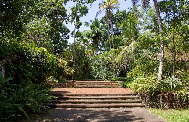 Historically Important Architecturally Stunning Hilltop Villa - Photo 37