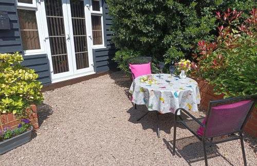 Secluded Countryside Retreat for Four, Gloucester - Photo 22