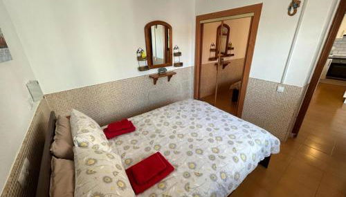 Lovely newly refurbished 1 Bedroom Flat Minutes From Sandy Beach,private terrace - Photo 4, wardrobe