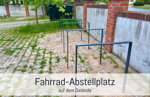 Landloft Linum - Ausgebaute Scheune mit Aussicht, Naturpool, Kamin, Sauna, Luxusausbau, handverlesene MidCentury Möbel & Kunst - Photo 68