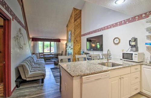 Resort Condo with Lake and Pool about 5 Mi to Flume Gorge! - Foto 8