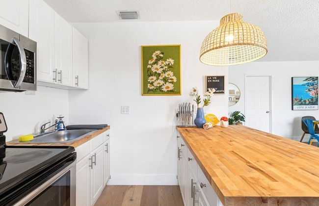 Lovely 2 BR Condo in Sailboat Bend - Photo 21