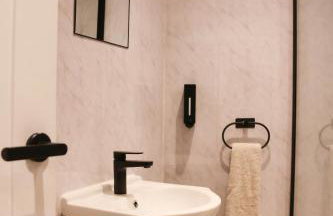 Britannia Lodge - Photo 30