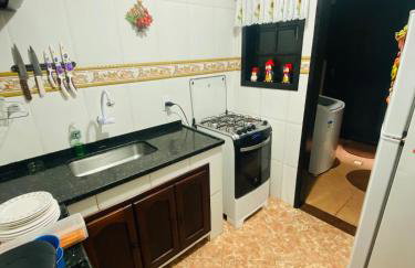 Cantinho de Vó em Itaúna - Passos da praia na melhor localização com Ar Condicionado e estacionamento - Foto 5