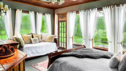 Whimsical Gatehouse at Dark Horse Estate - Foto 4