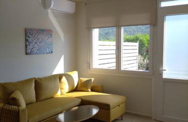 Oasis Apartments - Photo 1