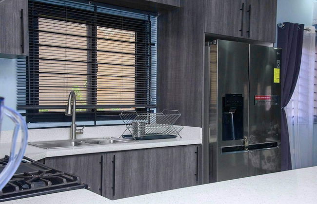 Montana Villa-ochorios-sleeps6-aircon-pool-tv-wifi - Foto 6