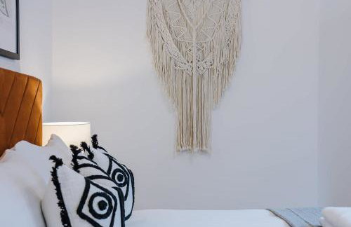 Free Parking, Liverpool City Escape, Sleeps 6 - Photo 22