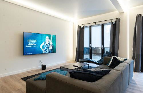 Large Modern Loft in Central Location - Photo 24