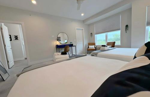 Modern 4BR Townhouse with Parking & Lake Views - WVille rep 4 - Foto 22