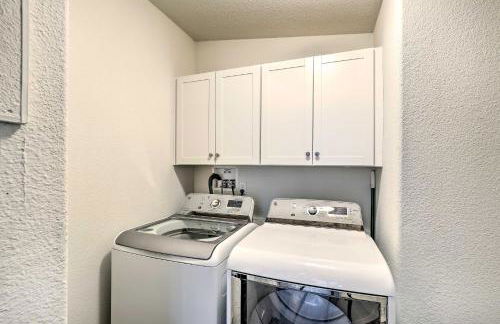 Desert Escape Off I-10 with Over 1 Enclosed Acre! - Foto 21