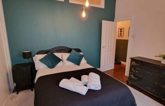 Inviting 3-bed Apartment in Newcastle Upon Tyne - Photo 5