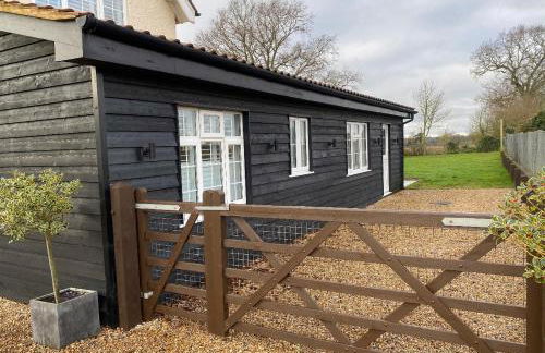 Near Woodbridge The Annexe Eyke Fantastic views with Dog secure Garden and Paddock - Foto 2