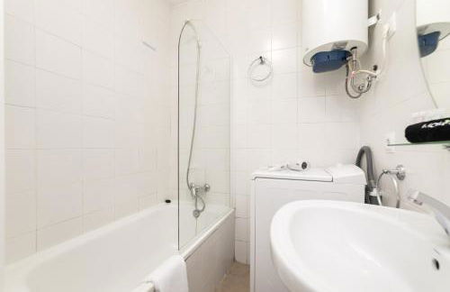 Classy XIII - Ferga Suites - Photo 13