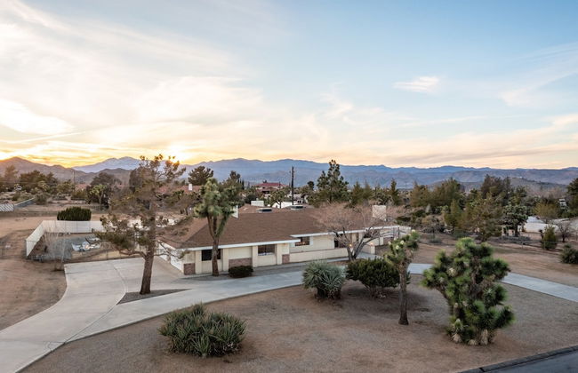 Mojave Moon by Avantstay Modern & Bright JT Home in Great Location w/ Pool & Hot Tub - Foto 41