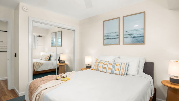 2BR/2BA Condos in Kuhio at Waikiki with Parking! - Foto 4, Habitación