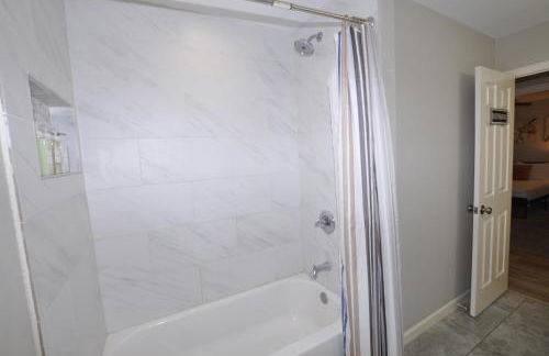 Sugarland 4 bed - Photo 17