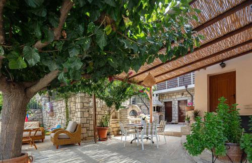 Captain's Hyatt - Photo 29