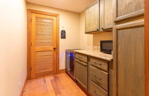 King Bed, Putt-Putt w/ Hot Tub, & Other Games - Foto 25