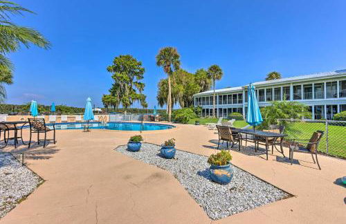 Pool Access and Lanai Riverfront Welaka Condo! - Foto 19