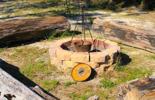 Upcycled Shipping Containers Transformed into a Glamping Home for a Unique Florida Vacation - Foto 35