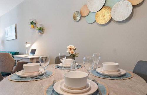 5-Star Irvine | Luxe 2BR w/ Pool, Gym & Parking - Foto 32