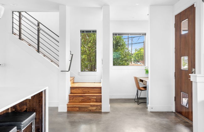 Walk to Restaurants & Entertainment on East Side - Foto 31