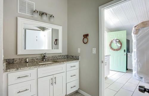 Pet-Friendly Home Near the Beach - Foto 5