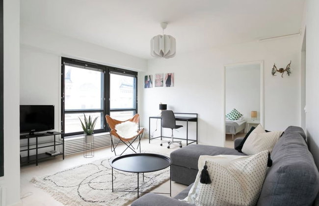 2ndhomes Modern 1BR Apartment w Balcony - Foto 1