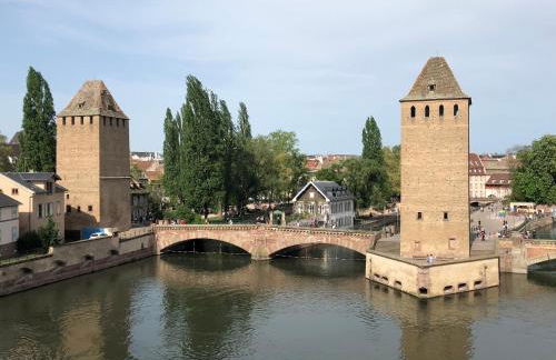 Luminous apartment in Kehl near Strasbourg, conveniently located next to a tram stop with direct access to Strasbourg city centre - Foto 3