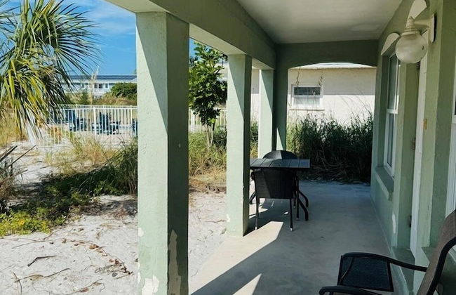 763 North Shore Downstairs 3 Bedroom Apts by RedAwning - Foto 15