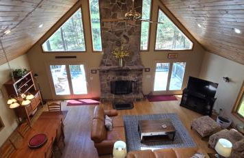 Tall Pines- 5-bedroom 3-bath with hot tub and more! - Foto 3