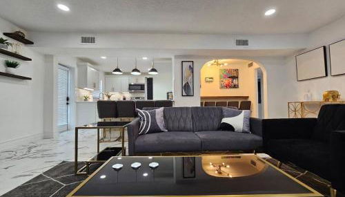 Stylish Duplex walkTO Lake Eola Orlando. Sleeps 8 - Foto 4