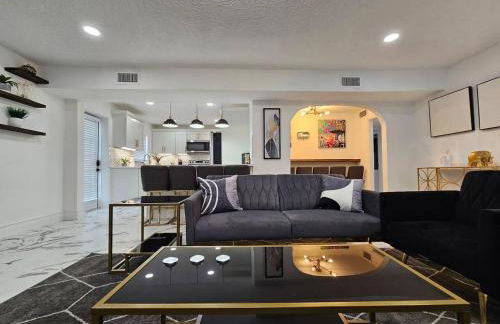 Stylish Duplex walkTO Lake Eola Orlando. Sleeps 8 - Foto 4