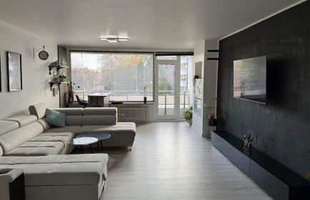 Modern & Cozy Cologne Apartment with Fireplace & Balcony - Foto 1