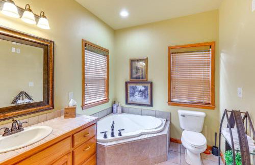 Riverfront Cabin on 2 Acres in Glenwood! - Foto 15