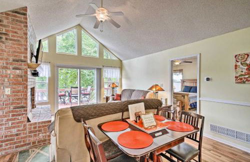 Dock and Waterfront Deck! Lake of the Ozarks Home - Foto 6