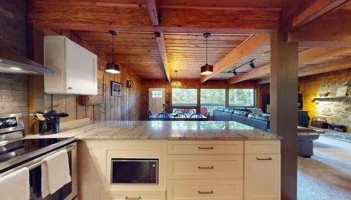 Treehouse Home Brought to you by GetAway Vacations - Foto 5