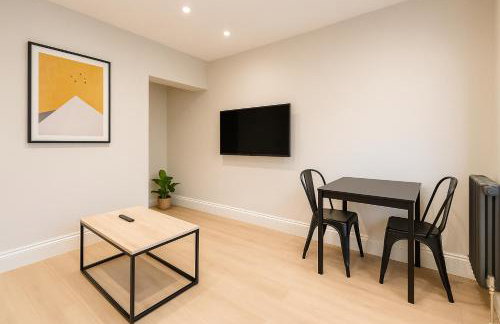 Modern Central Apartment + King Size Bed + Garden - Foto 5