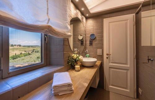 Villa esclusiva nella torre del castello di Tignano tra lusso, storia e natura nel cuore del Chianti - Foto 31