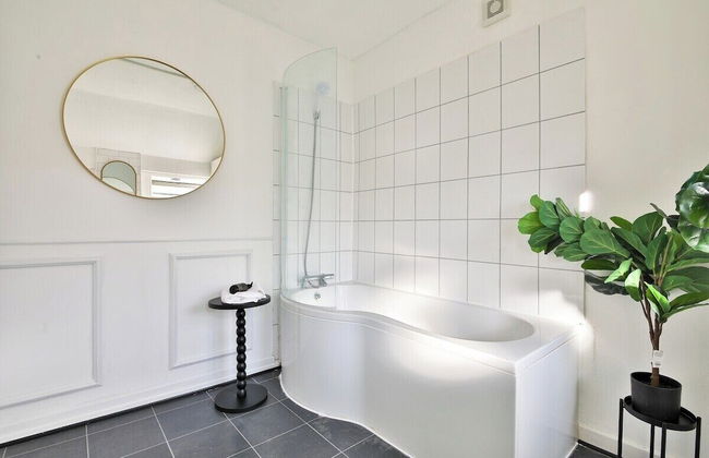 Beautifully Designed 2 Bed Apartment - Foto 47