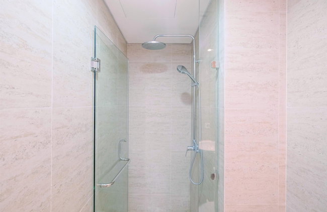 Comfortable And Minimalist 2Br At Gold Coast Apartment - Foto 11