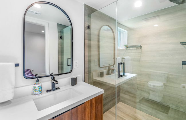 Stylish Sherman Oaks Townhouse W/ 3 Master Suites - Foto 14