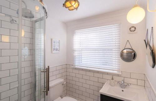 Bijou Coastal Apartment in Polperro With Hot Tub, Onsite Parking 5 min Downhill Walk To Village - Foto 42