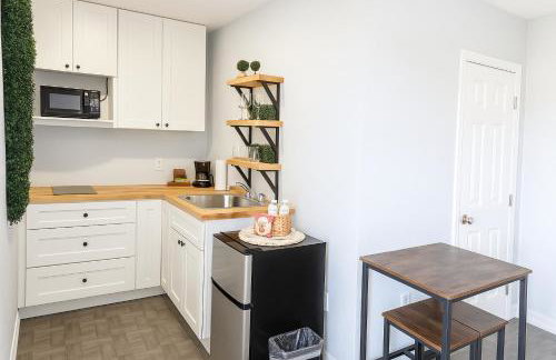 Cozy with Private Entry Near Fort Myers & Airport - Foto 6