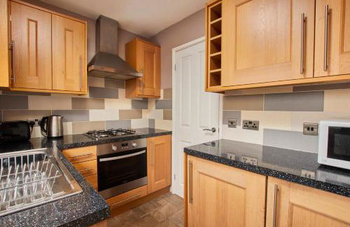 Cosy 2 bedroom flat, with parking & garden - Foto 11